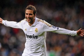 国足球员接受体能恢复训练，国足球员接受体能恢复训练么