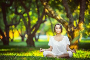 中国足球俱乐部成立教练讲师团开展区域指导，足球协会教练