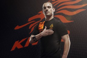 开云体育官网登入-勇士力克太阳，布克孤掌难鸣，库里带领全队表现抢眼，勇士力克鹈鹕取5连胜